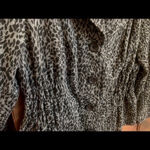 Sunny Leigh Jackets & Coats - Sunny Lee Grey Leopard Print Jacket Sunny Leigh Jackets & Coats - Sunny Lee Grey Leopard Print Jacket